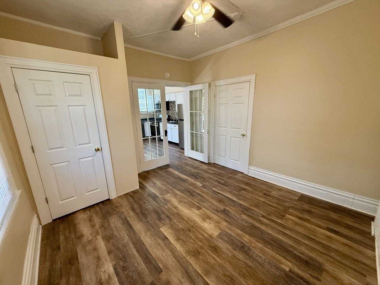 1213 8th St #1FRONTAPT - Photo 4 of 8