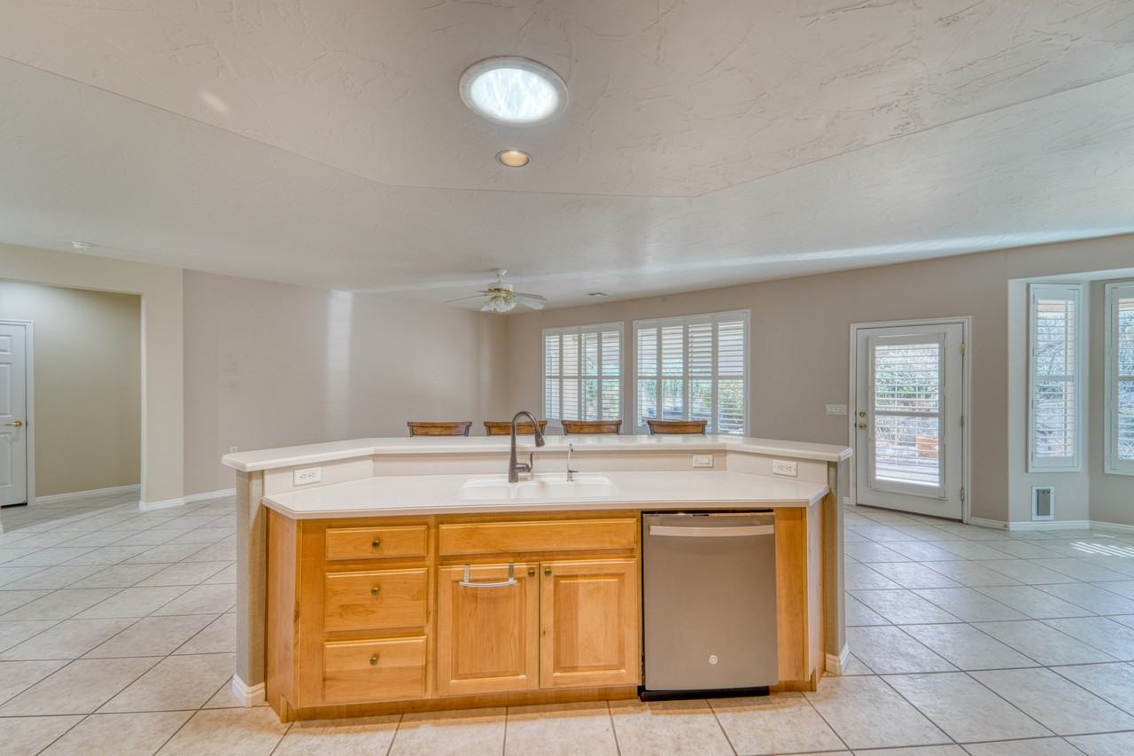 4593 S Flaming Arch Dr #1 - Photo 7 of 31