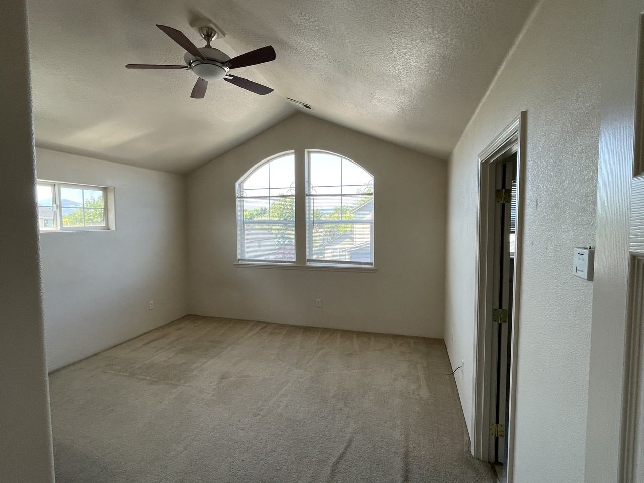 252 Hiatt Ln - Photo 5 of 7