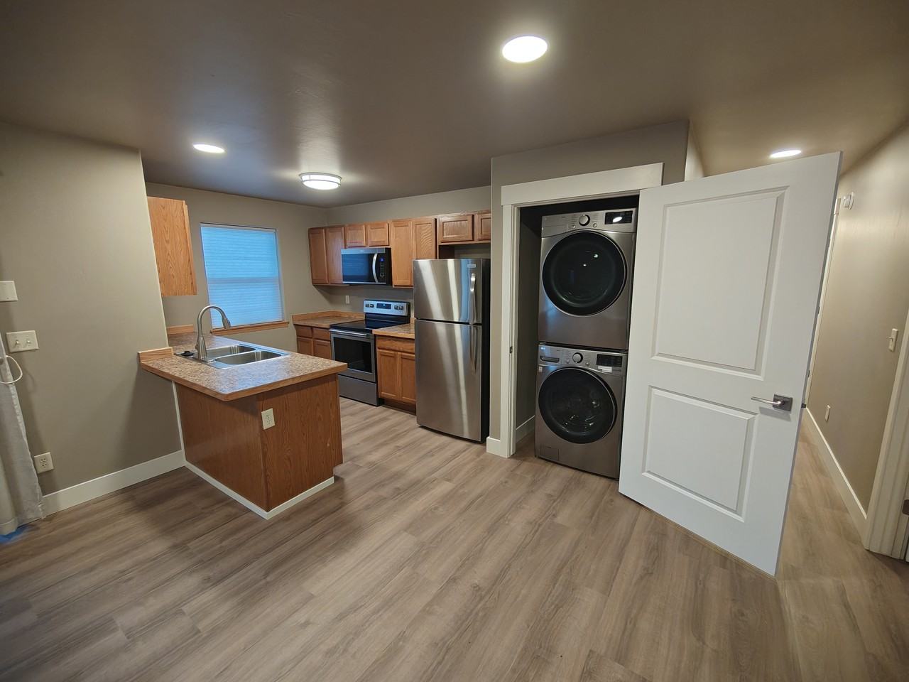 623 Schley Ave #B - Photo 3 of 16