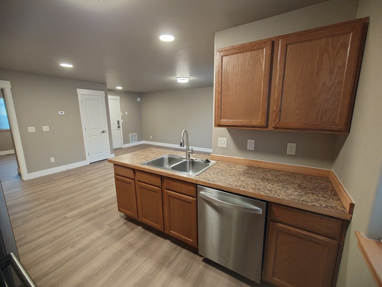 623 Schley Ave #B - Photo 6 of 16