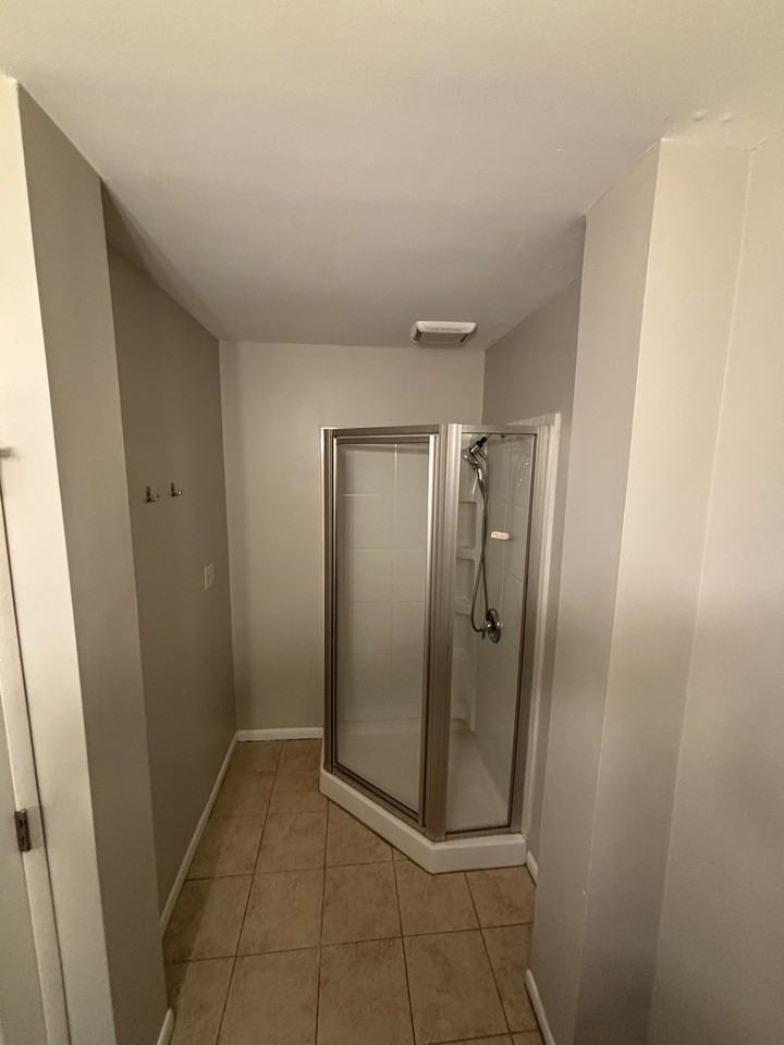 4004 Woodridge Dr #4004 - Photo 5 of 19