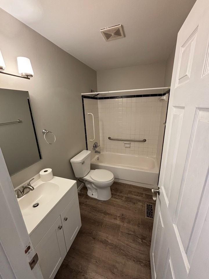 4004 Woodridge Dr #4004 - Photo 6 of 19