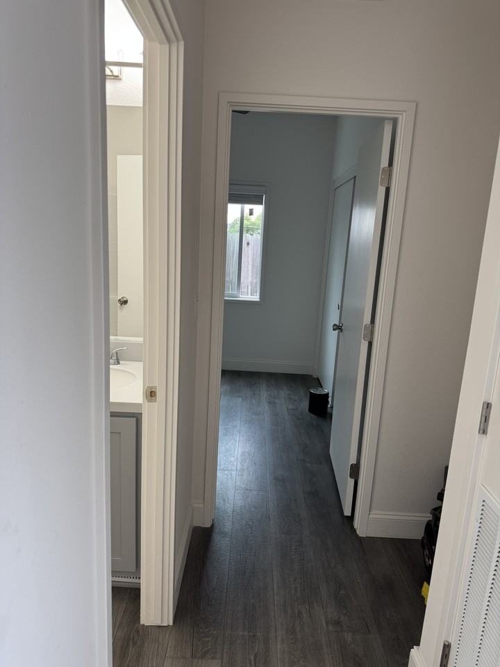 1221 Conway Dr #B - Photo 2 of 8