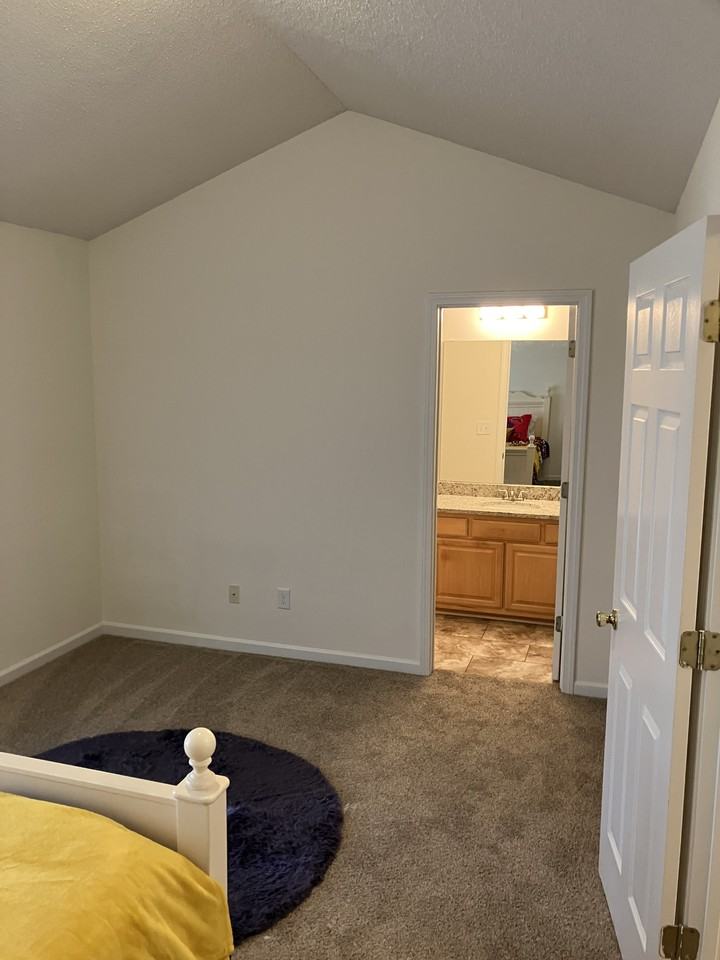 10718 Sleigh Bell Ln - Photo 5 of 9