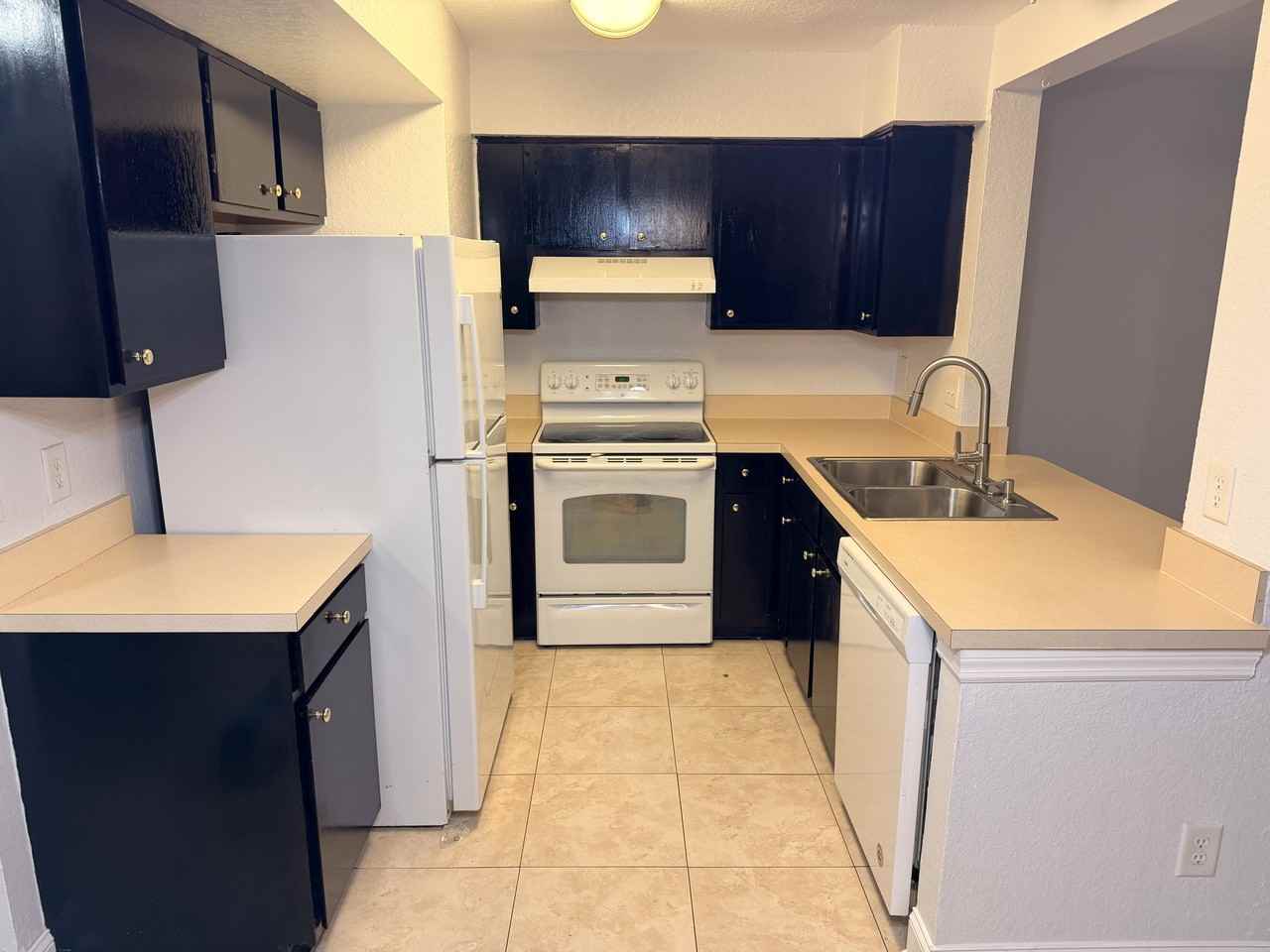 3904 Brigadoon Cir #1 - Photo 3 of 14