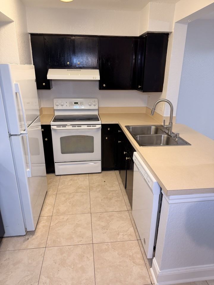 3904 Brigadoon Cir #1 - Photo 6 of 14