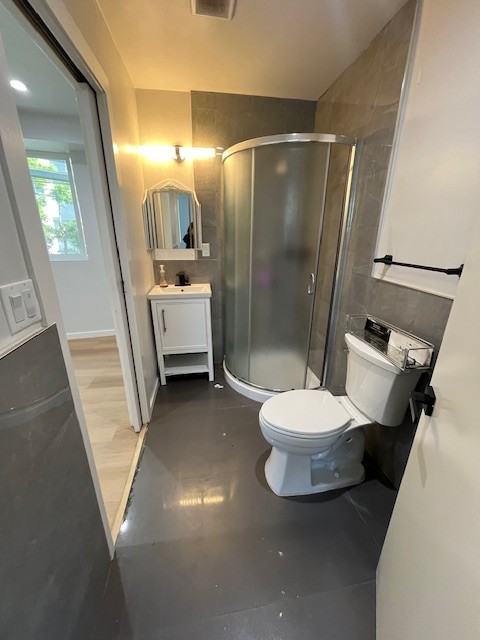 1760 1/2 Glendon Ave #1760-1-2 - Photo 4 of 9