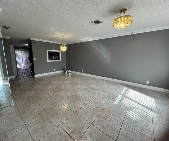 7347 Pinedale Drive - Photo 6 of 7