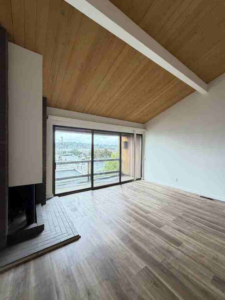 330 Johnson - Photo 4 of 14