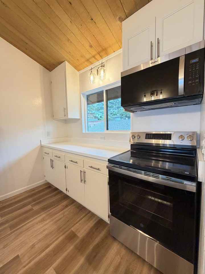 330 Johnson - Photo 6 of 14