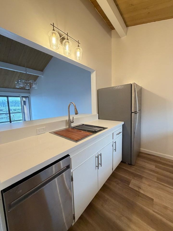 330 Johnson - Photo 7 of 14