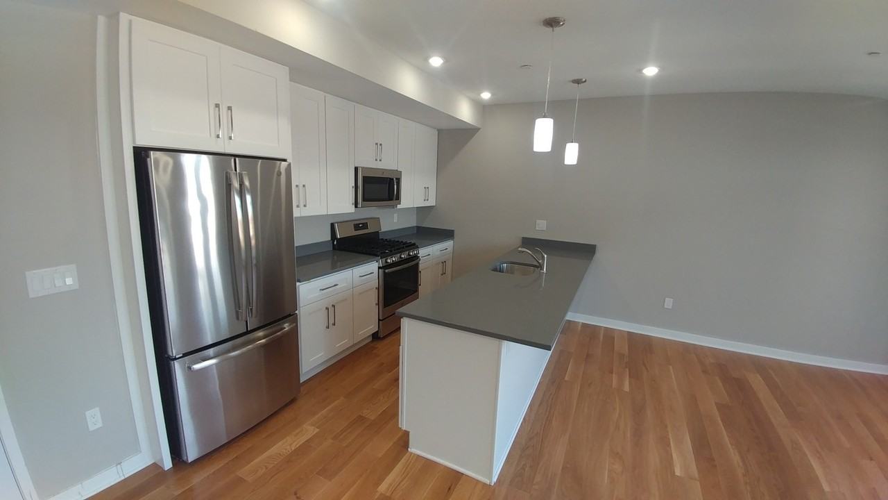 2333 Fairmount Avenue - Photo 2 of 19