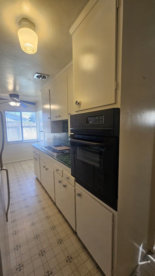 1420 Palm Avenue - Photo 5 of 24