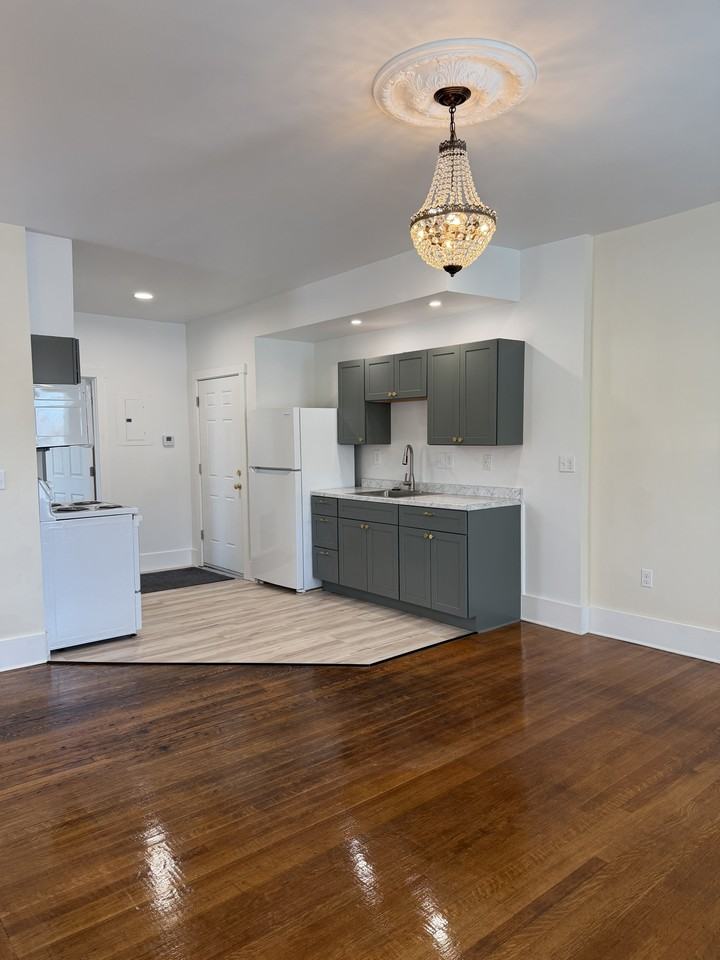 Adams St - Photo 3 of 10