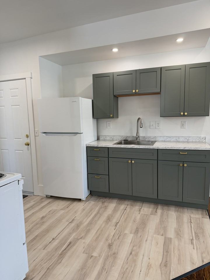 Adams St - Photo 5 of 10