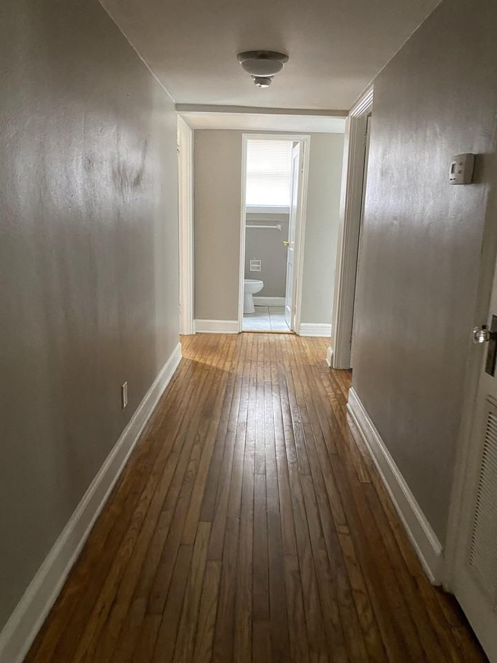 Government St Apartments - Photo 5 of 10