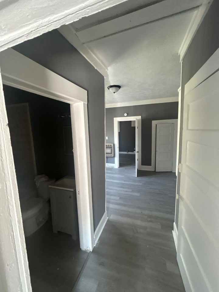 618 Chestnut- East - Photo 3 of 5