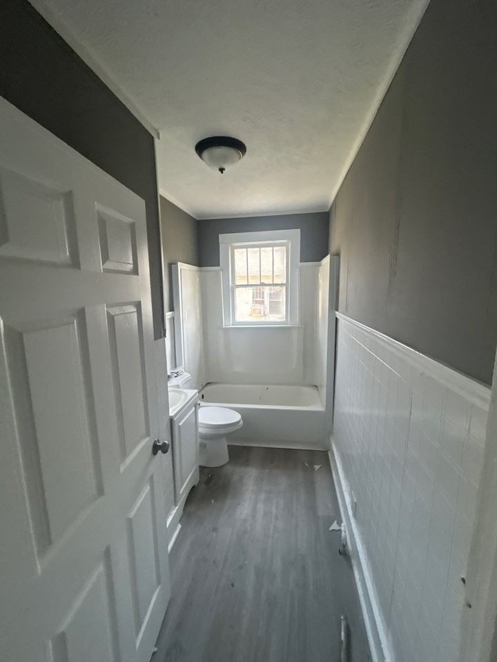 618 Chestnut- East - Photo 4 of 5