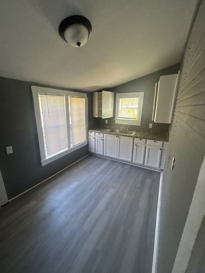 618 Chestnut- East - Photo 5 of 5