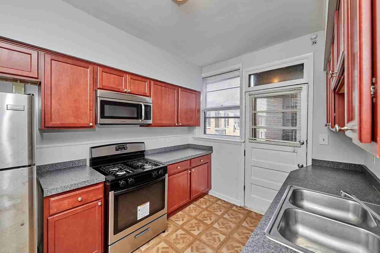 5453 South Everett Avenue - Photo 3 of 6