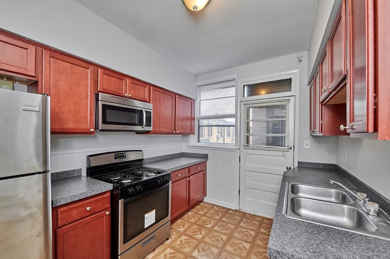 5453 South Everett Avenue - Photo 4 of 6