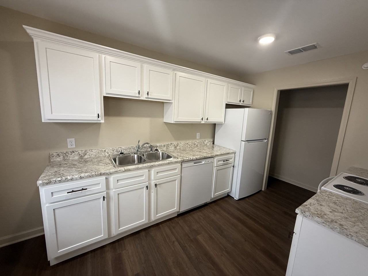 Meadowview - Photo 4 of 18