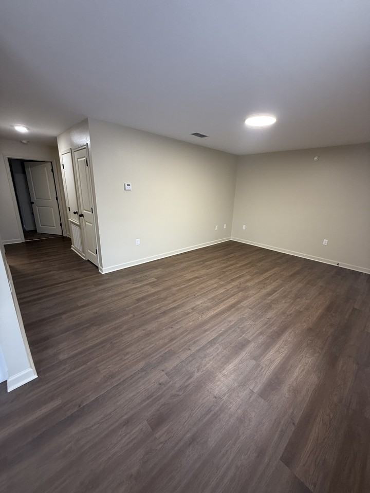 Meadowview - Photo 7 of 18