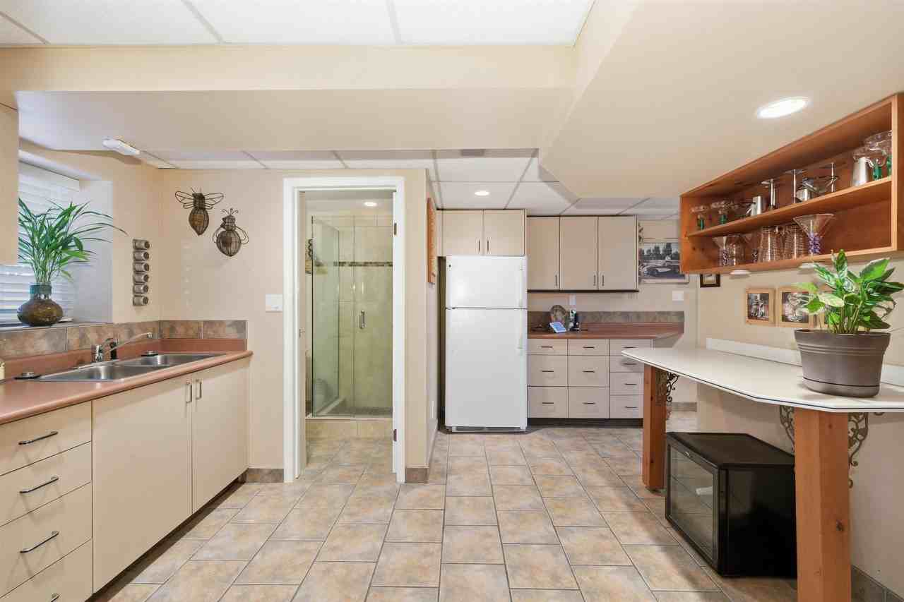 10600 Swinton Crescent - Photo 2 of 11