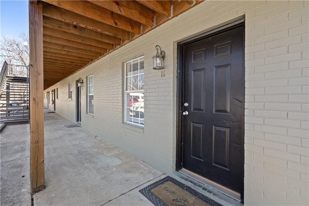 884 W Holly St - Photo 6 of 20