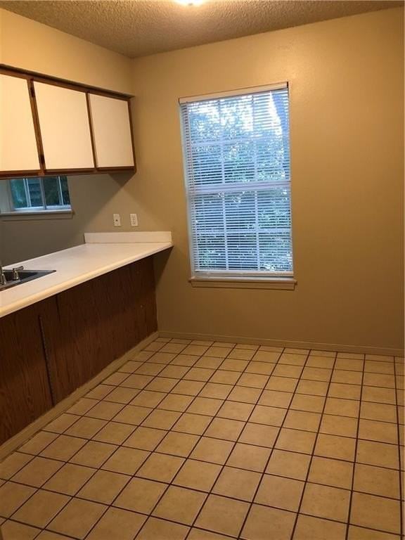 609 W Adams St - Photo 5 of 15