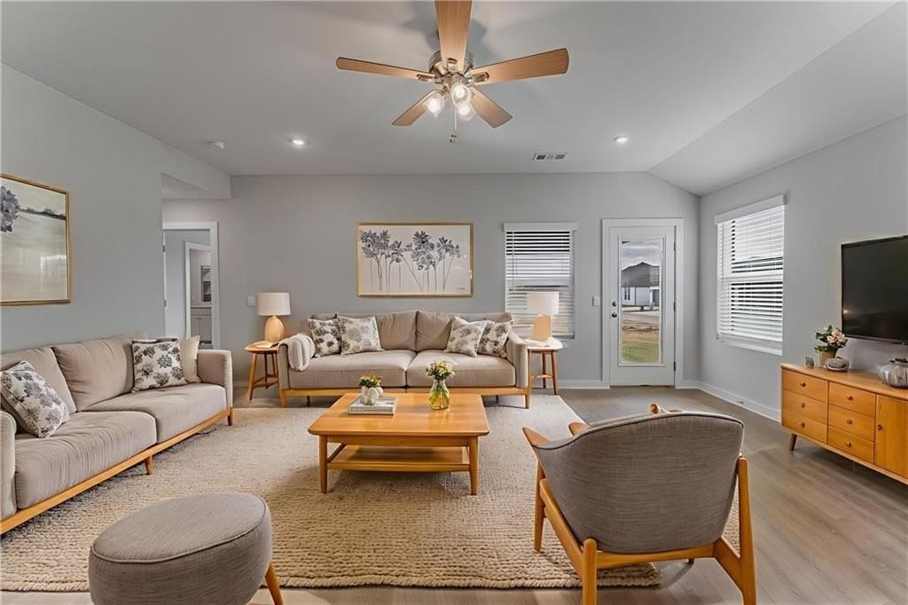 4695 W Aurora St - Photo 4 of 27