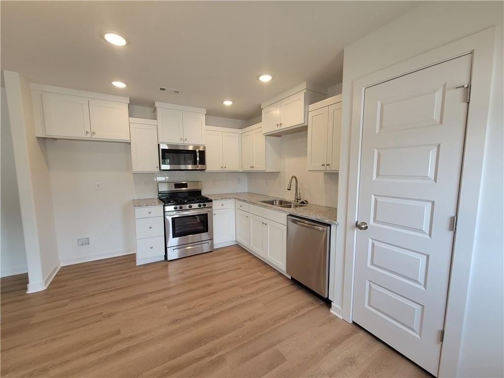 555 N Cresswell Dr - Photo 5 of 23