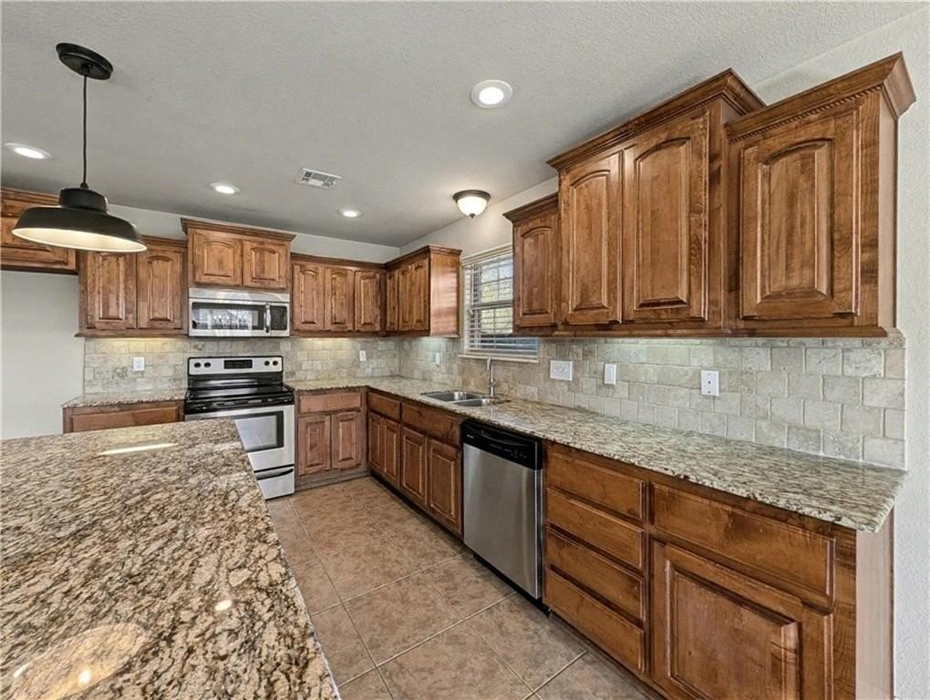 1801 Sw Candlewood St - Photo 5 of 22