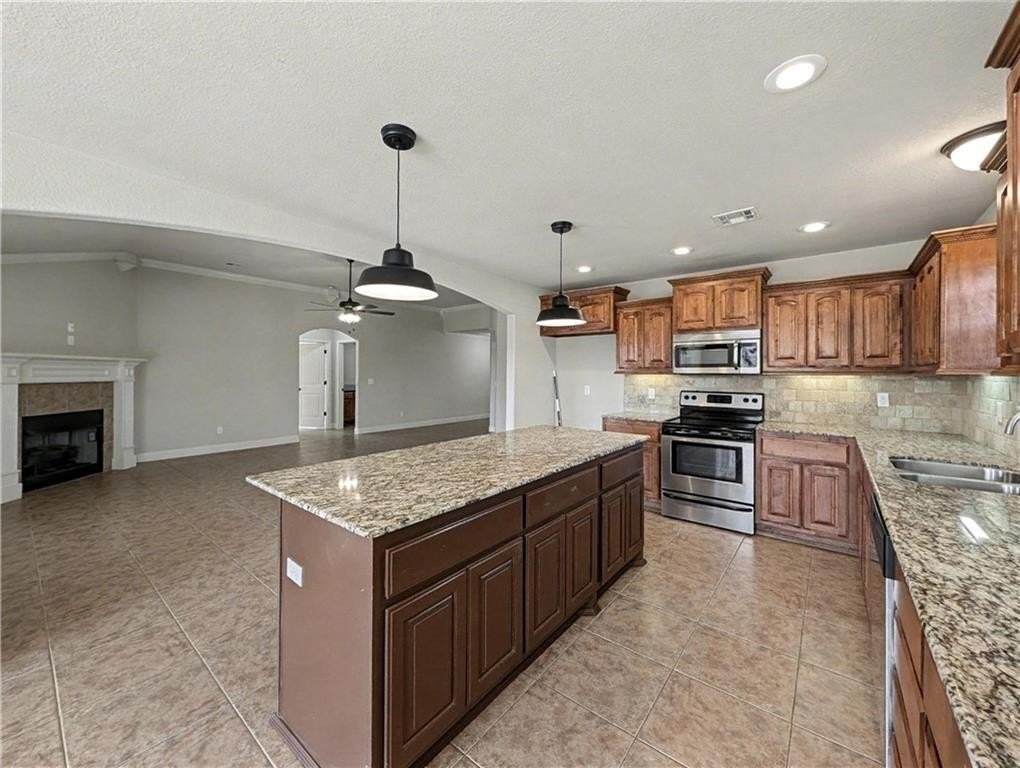 1801 Sw Candlewood St - Photo 6 of 22