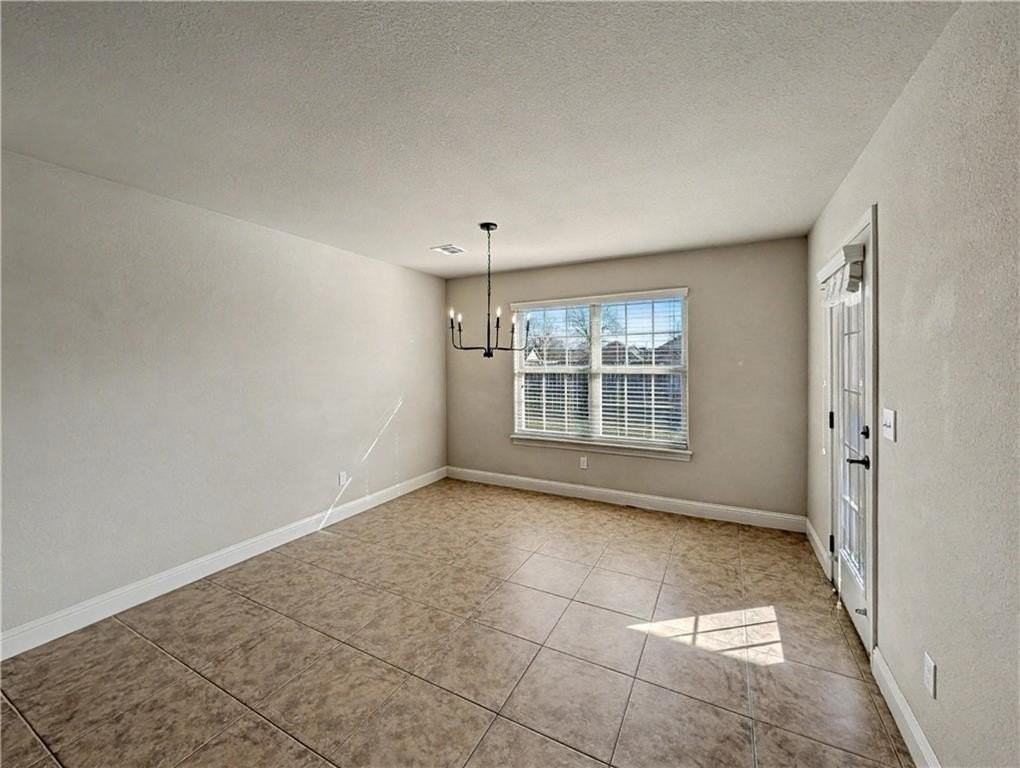 1801 Sw Candlewood St - Photo 7 of 22