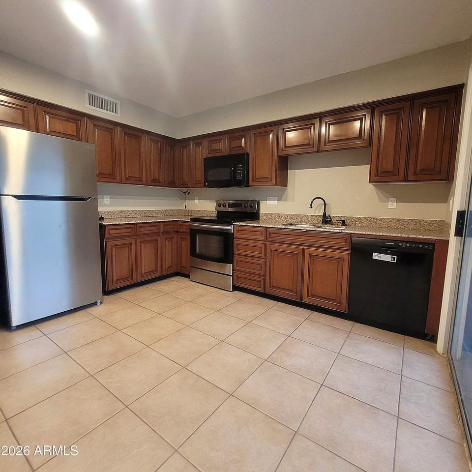 3302 E Aire Libre Ave Unit 101 #101 - Photo 6 of 17