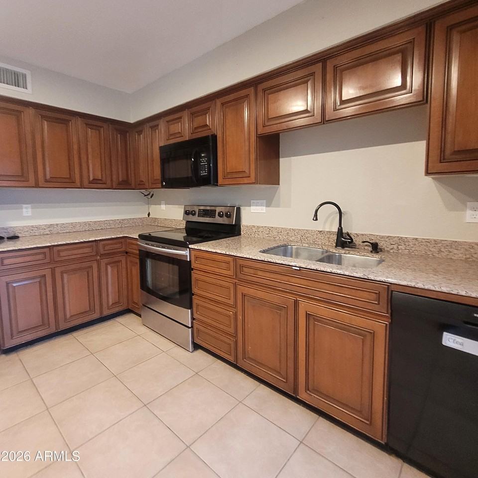 3302 E Aire Libre Ave Unit 101 #101 - Photo 7 of 17