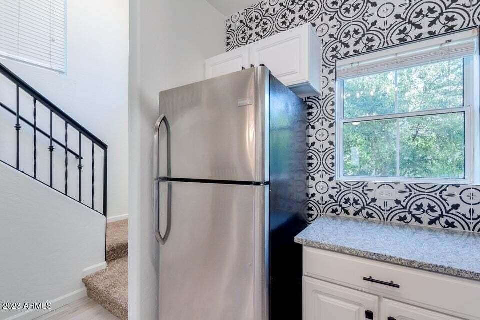 160 W Commerce Ct - Photo 5 of 20