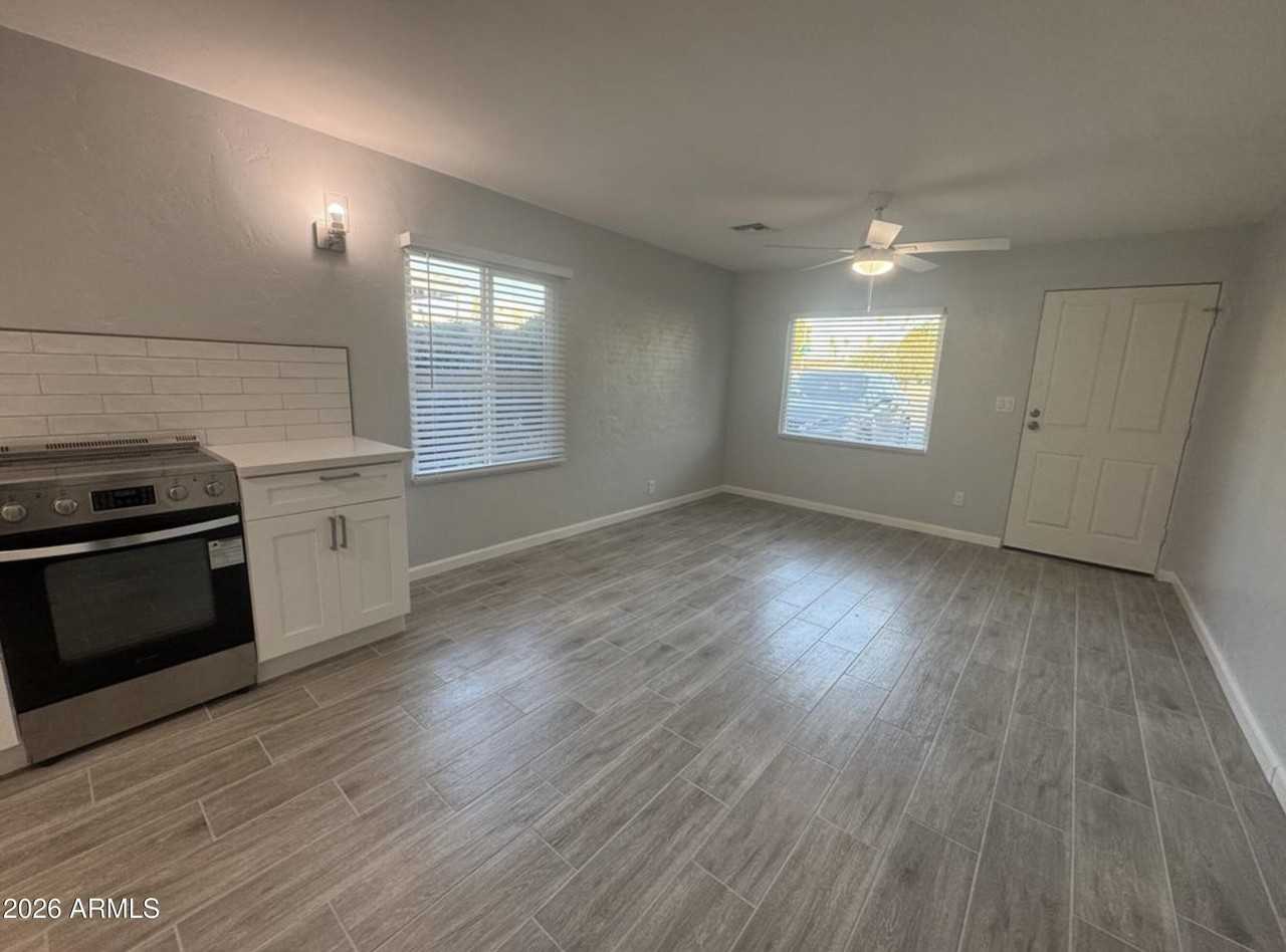 68 S Ashland - Photo 7 of 28