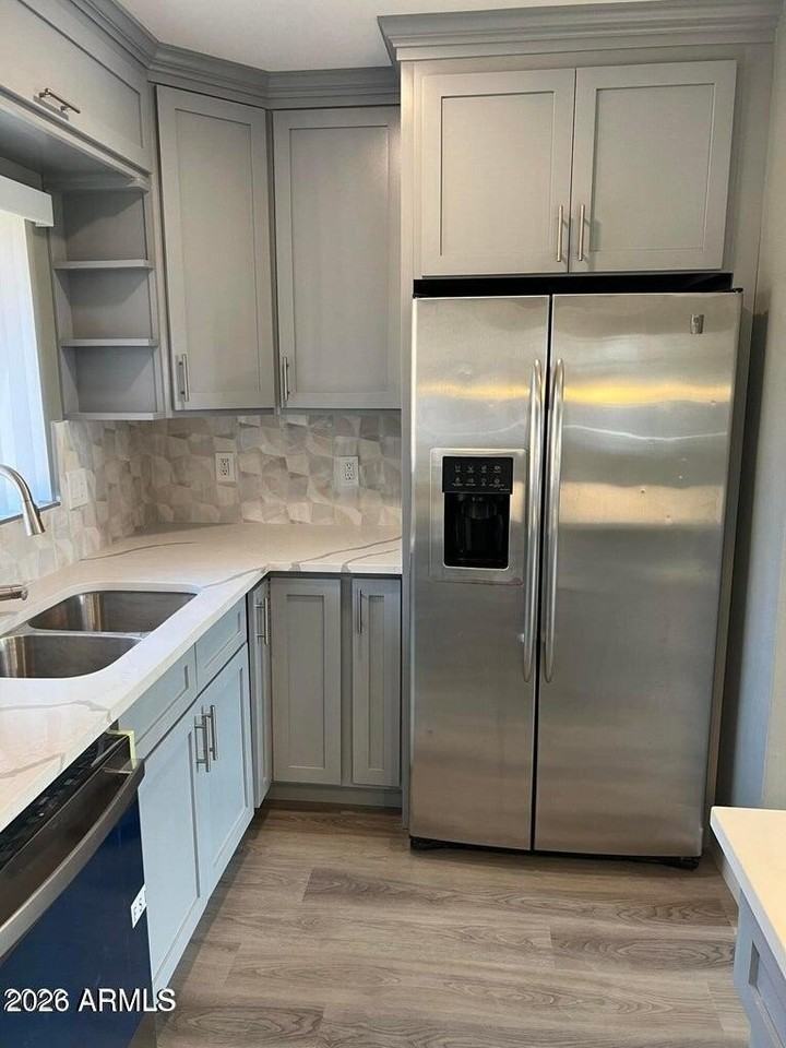 10 E Mountain View Rd - Photo 3 of 13