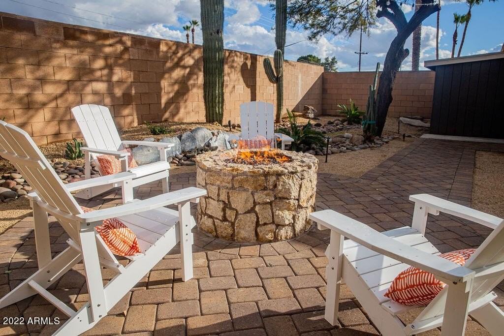 1148 E Glenn Dr - Photo 2 of 49