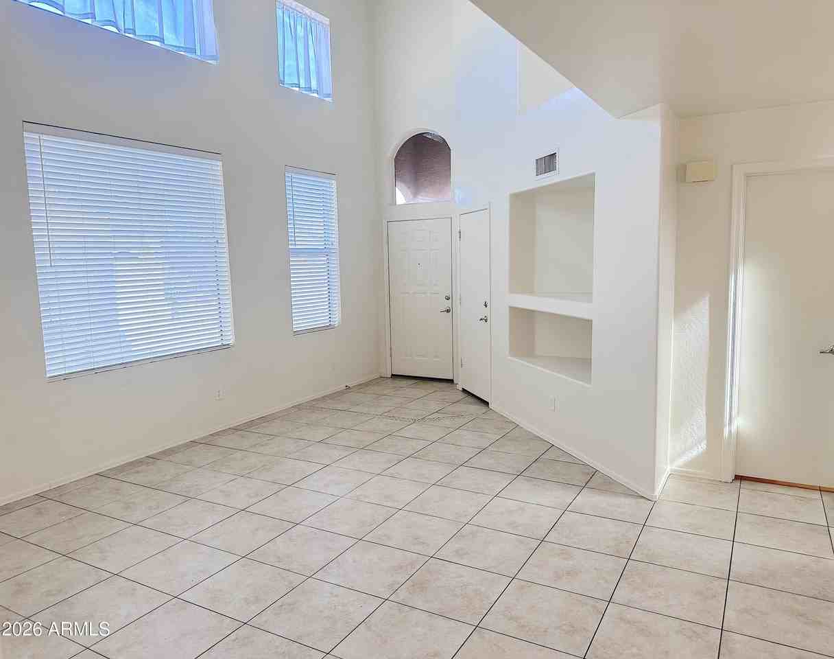 4106 E Chambers St - Photo 5 of 33