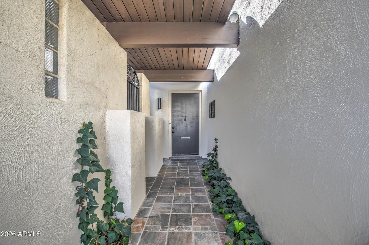 8647 E Devonshire Ave - Photo 2 of 50