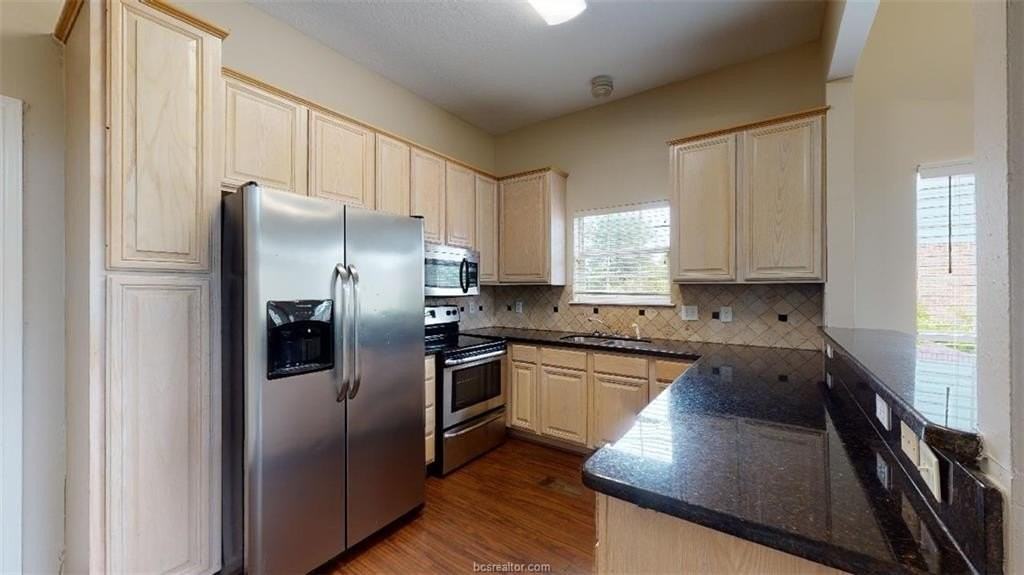 1621 Park Pl - Photo 7 of 30