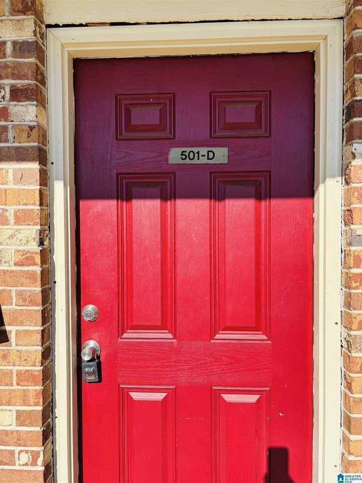 501 Vanderbilt St #D - Photo 3 of 12