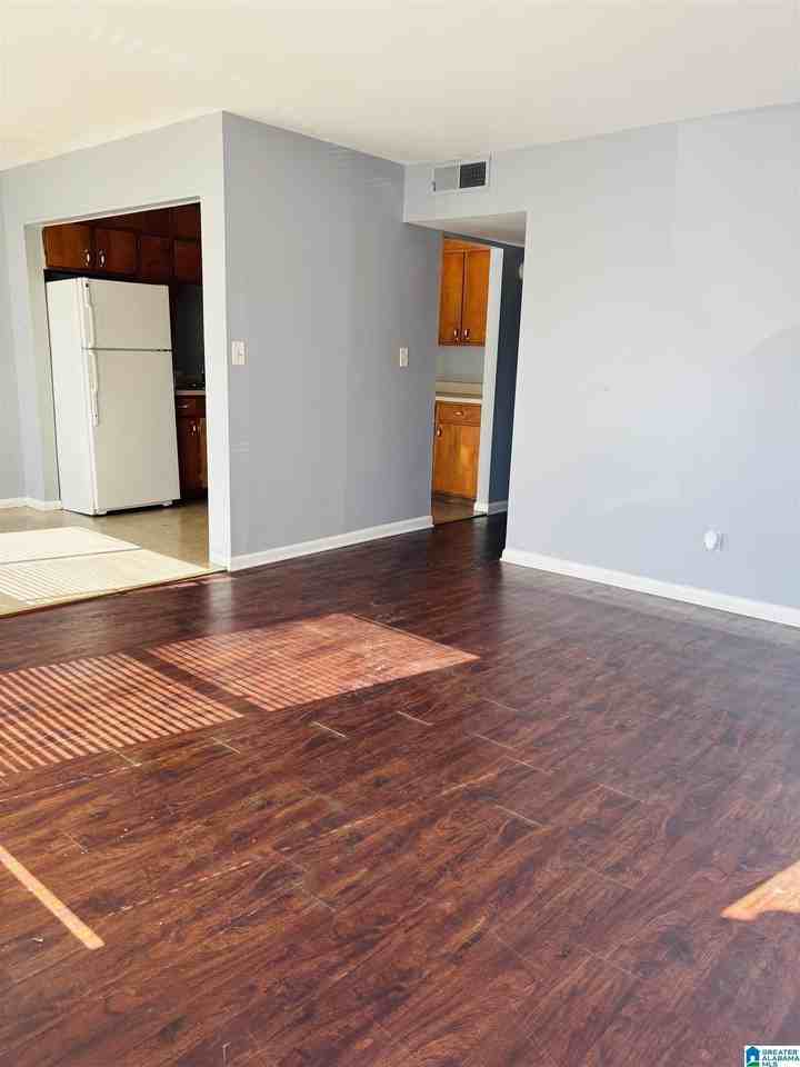 501 Vanderbilt St #D - Photo 4 of 12