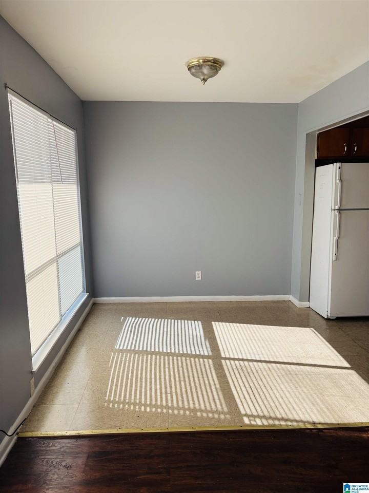 501 Vanderbilt St #D - Photo 5 of 12