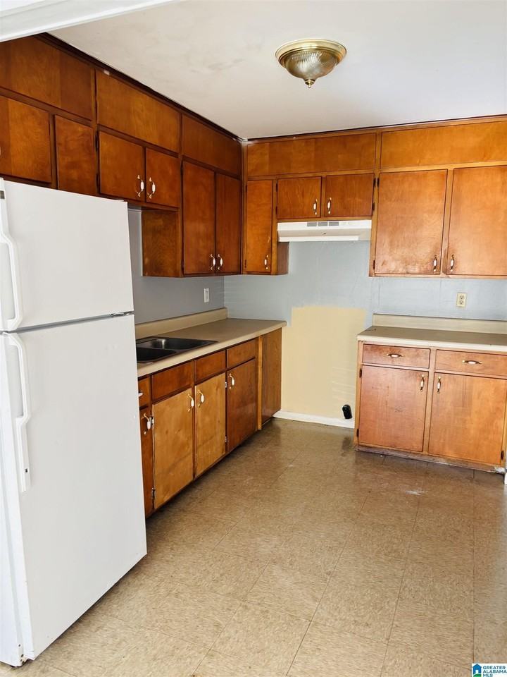 501 Vanderbilt St #D - Photo 6 of 12