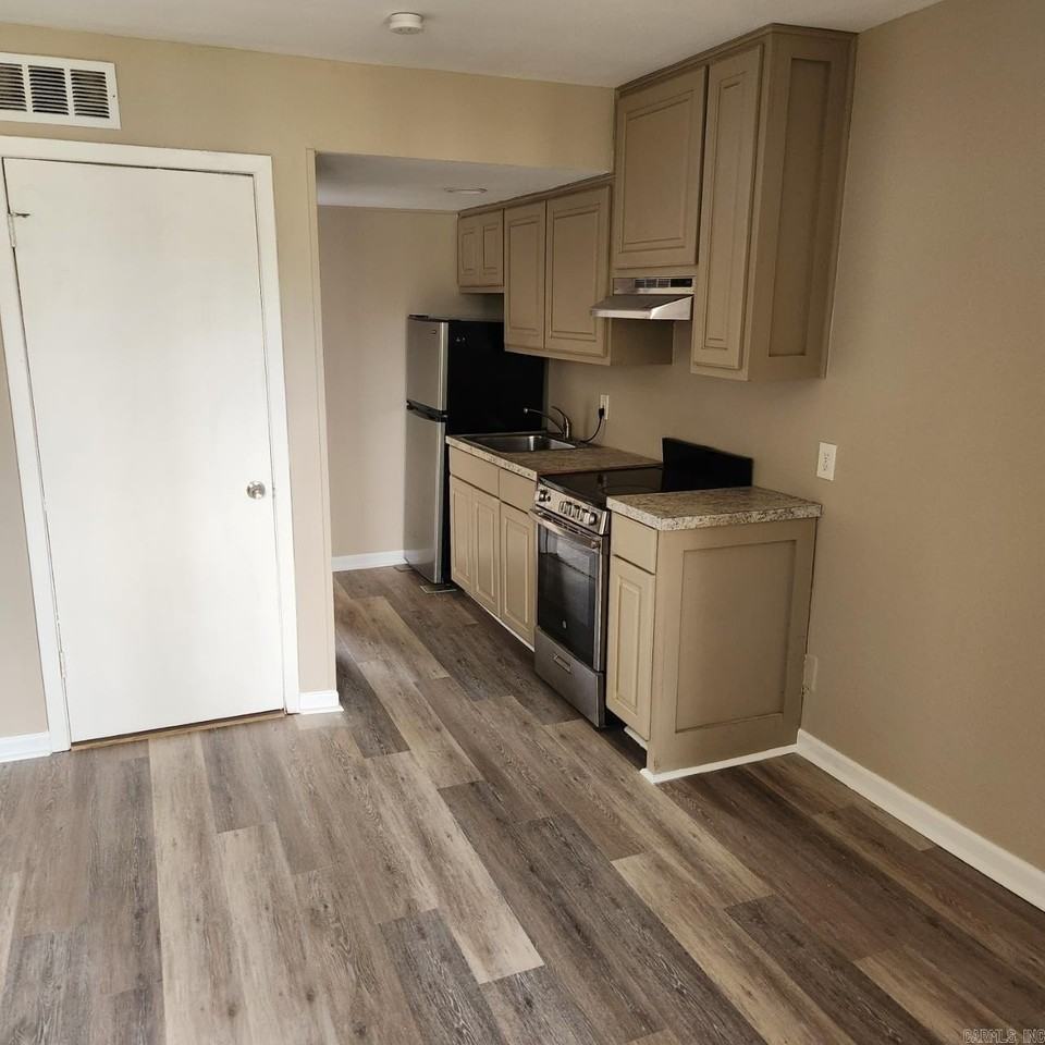 14707 Kanis Rd - Photo 3 of 6